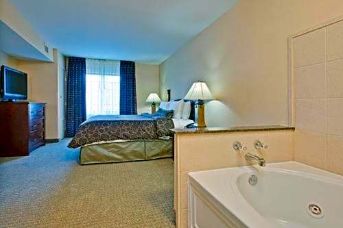 Hawthorn Suites by Wyndham Williamsville Buffalo Airport