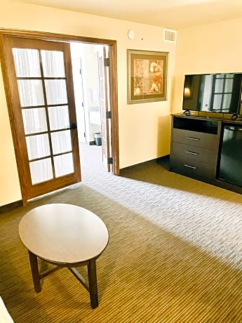 Deluxe King Suite