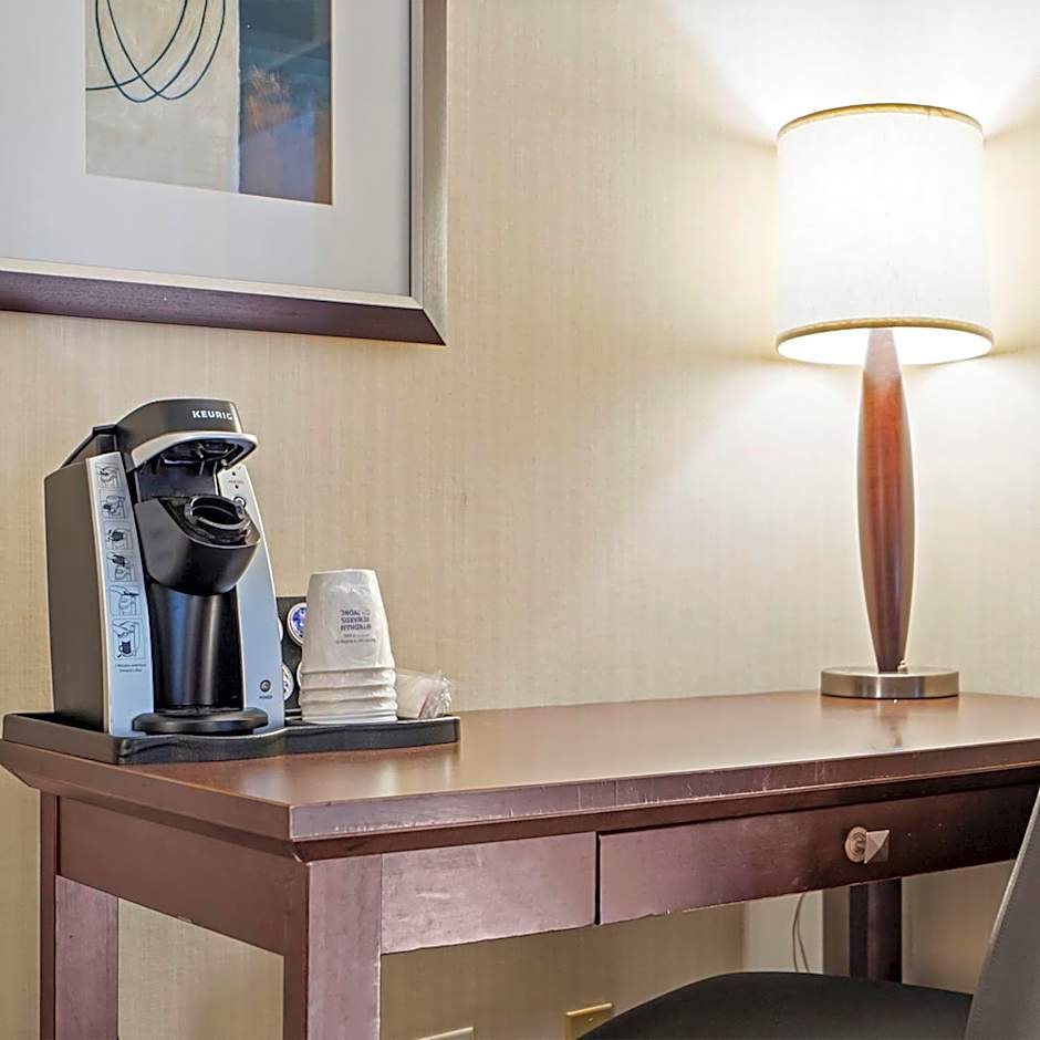 Travelodge by Wyndham Saskatoon