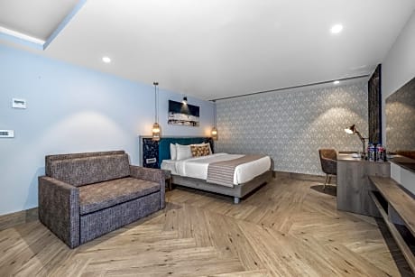 Junior Suite with Bathtub: INR 500 Food Credit once per stay at Terra