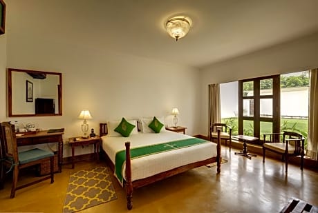 Residency Room with 20% discount on laundry (upto 5 pcs) | 10% discount on food and beverages