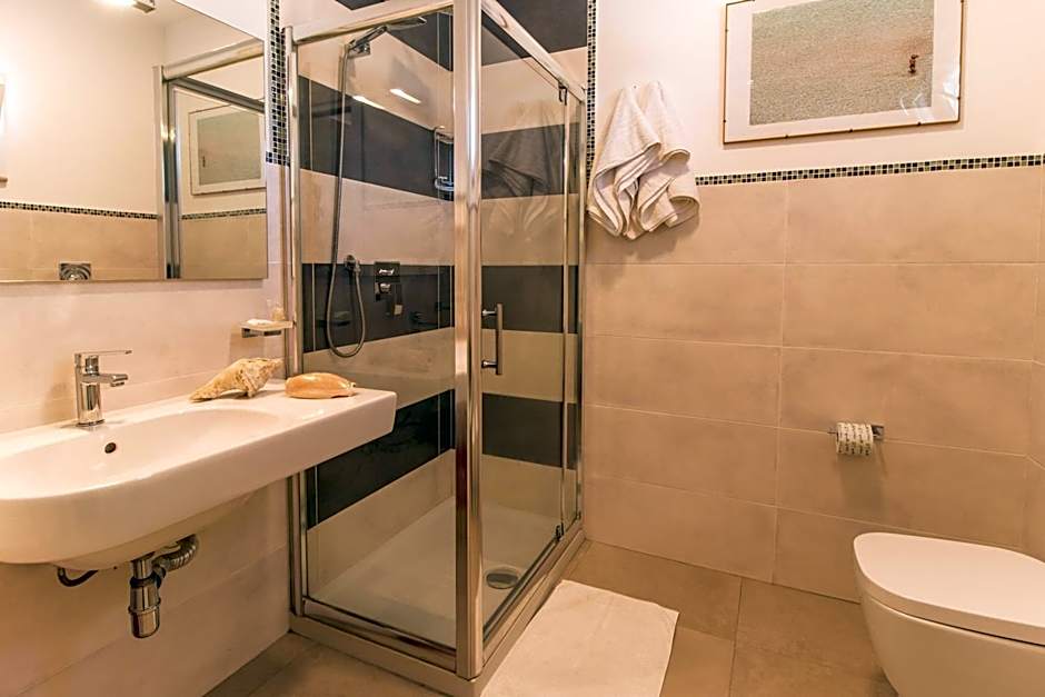 Hotel Il Faro Della Guitgia Tommasino