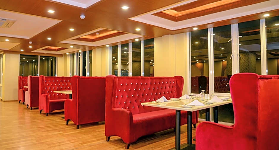 The Grand Kandyan Hotel