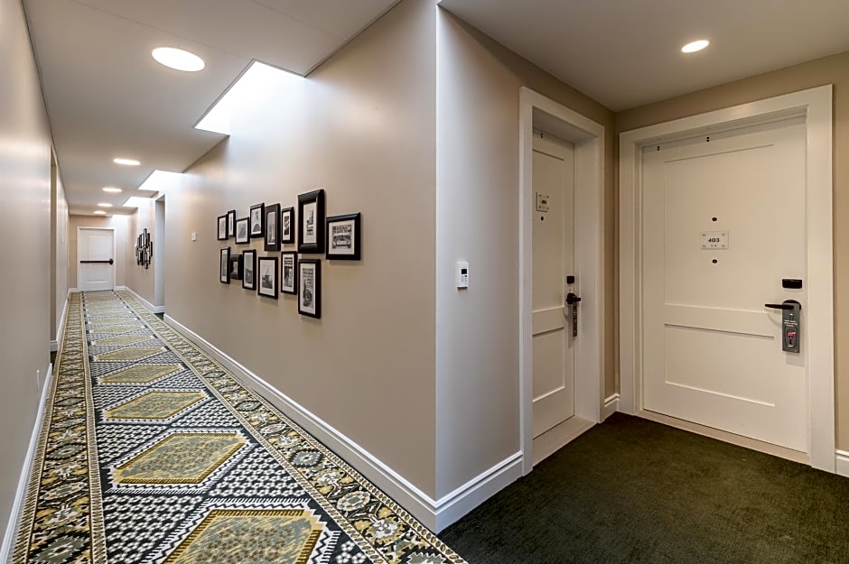Hotel E