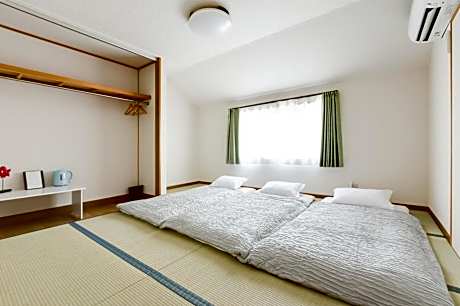 Triple Room with Shared Bathroom