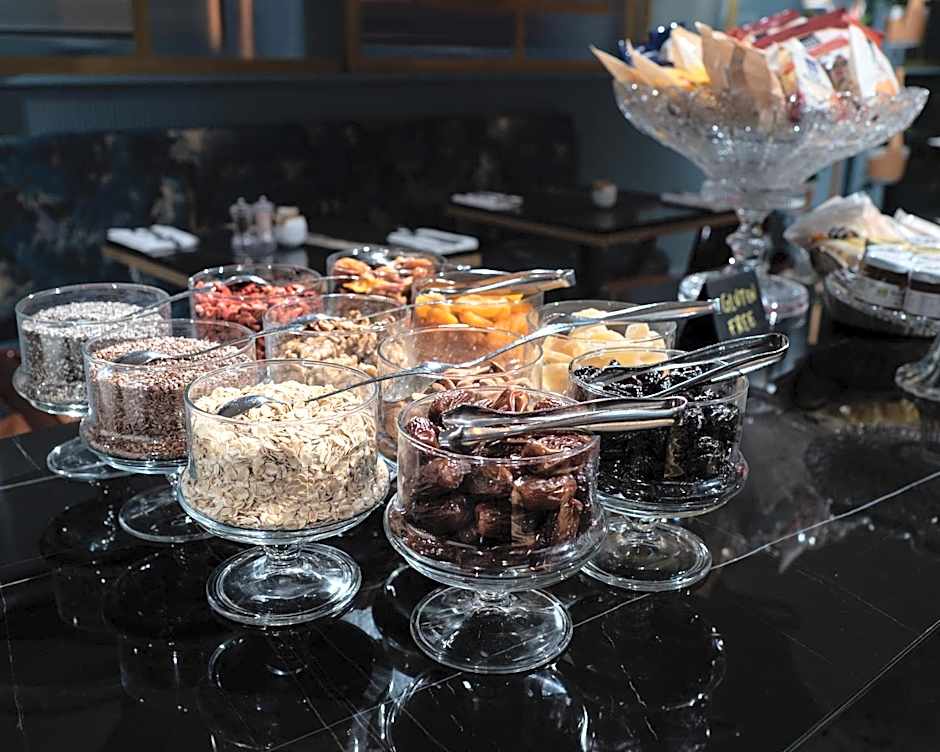 The Glam Boutique Hotel & Apt