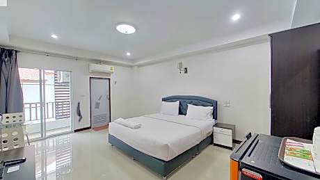 Grand Airport Resort