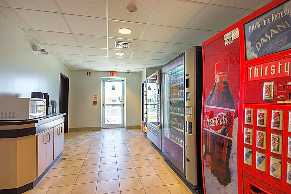 Motel 6-Whitby, ON - Toronto East