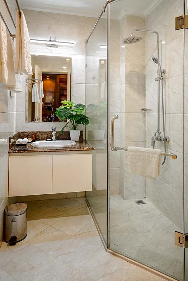 Riverside Hotel Quang Binh