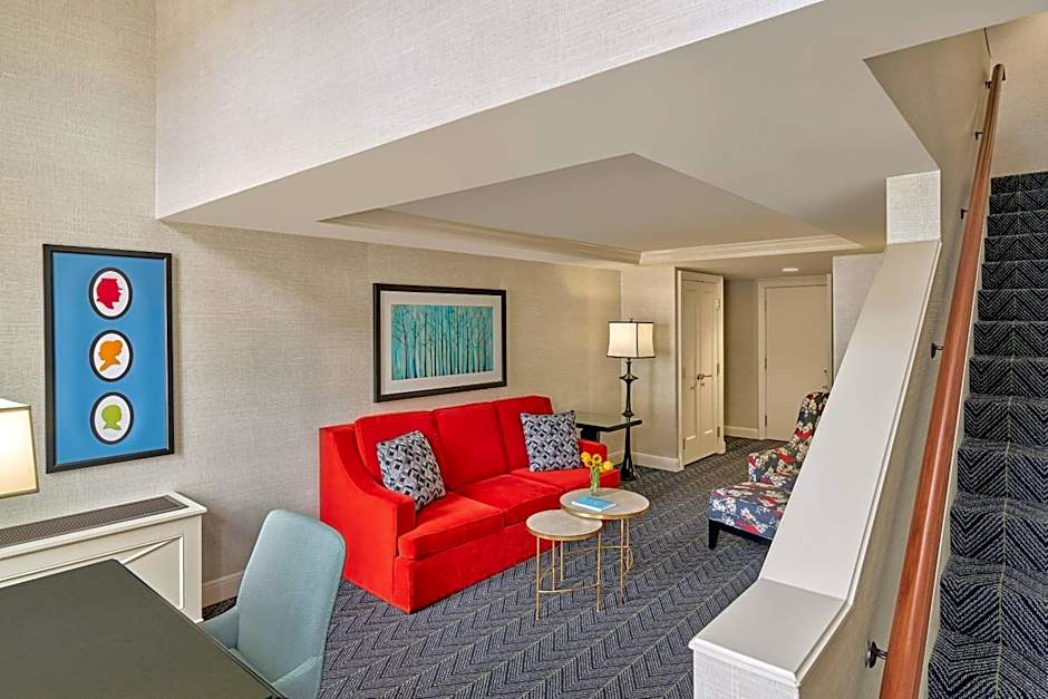 The Alexandrian Old Town Alexandria, Autograph Collection