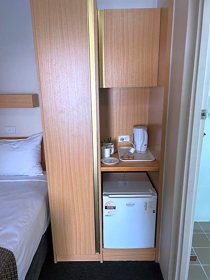 Country Lodge Motor Inn