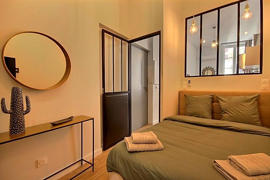 LES TOITS DU VIEUX-PORT