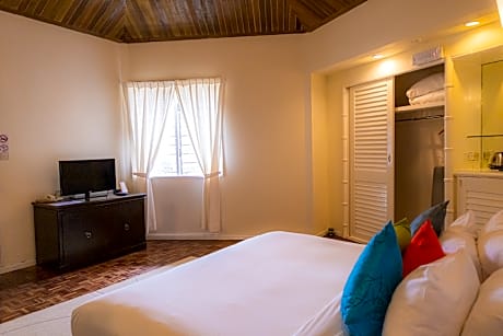 Hill Lodge King Room