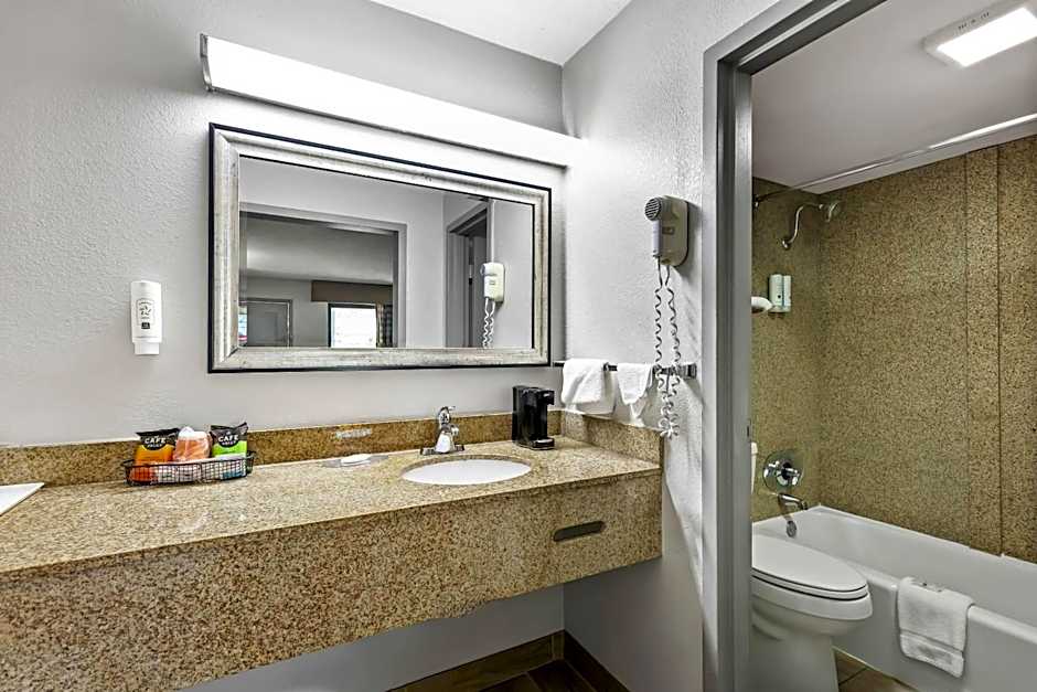 Quality Inn Bowling Green South
