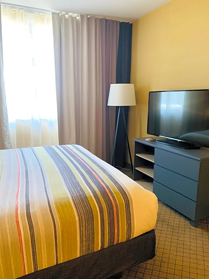 Country Inn & Suites by Radisson, San Jose International Airport, CA