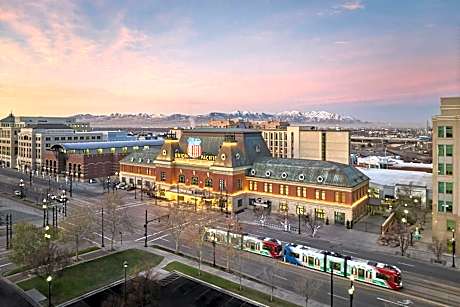 Asher Adams, Autograph Collection