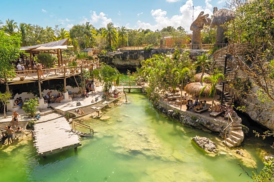 BH HOTEL & CENOTE TULUM - Adults Only