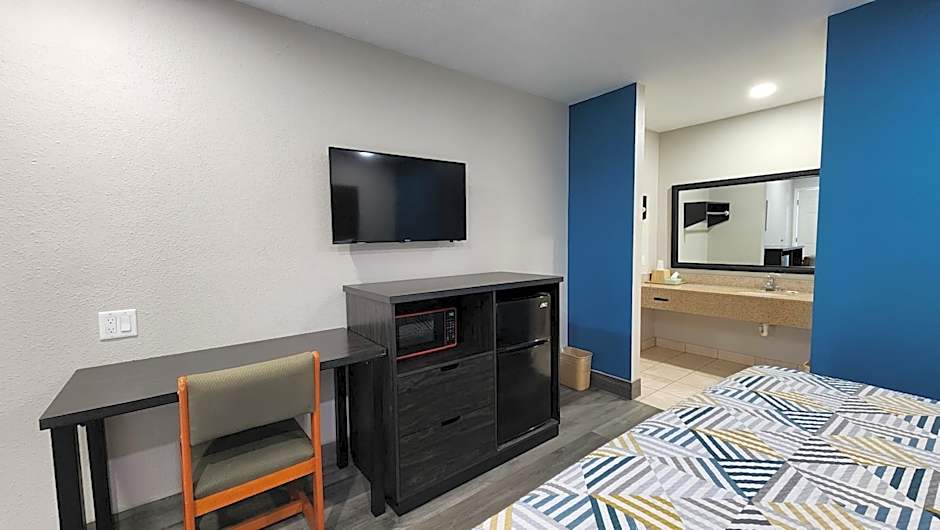 Scottish Inn & Suites