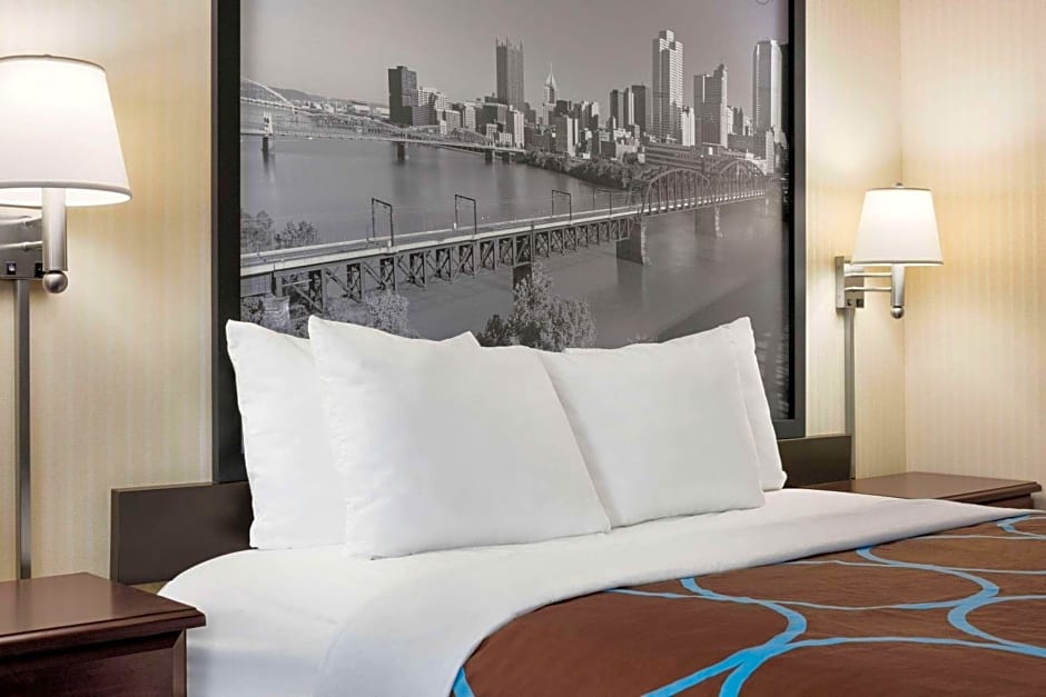 Super 8 by Wyndham Grove City
