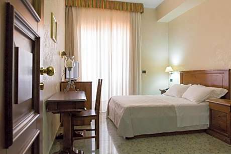 Double Room with Balcony and Sea View