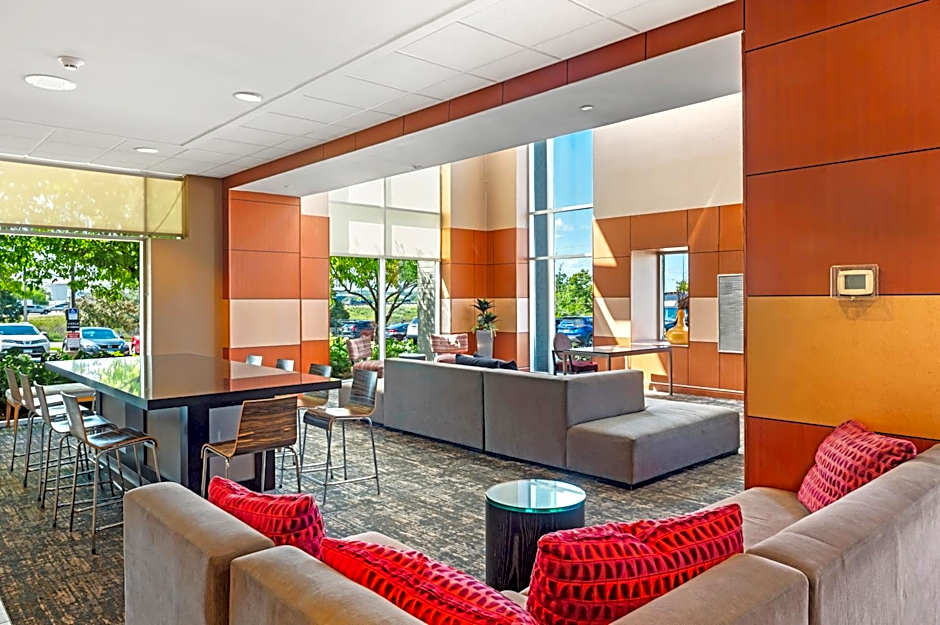 DoubleTree by Hilton Roseville Minneapolis
