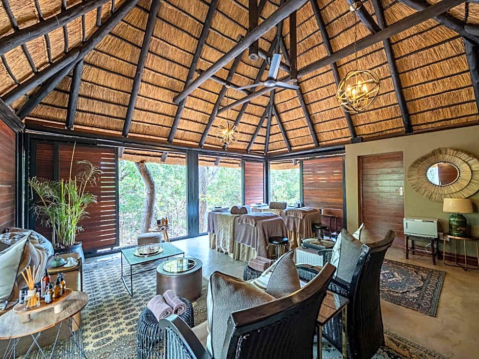Ndlovu Safari Lodge