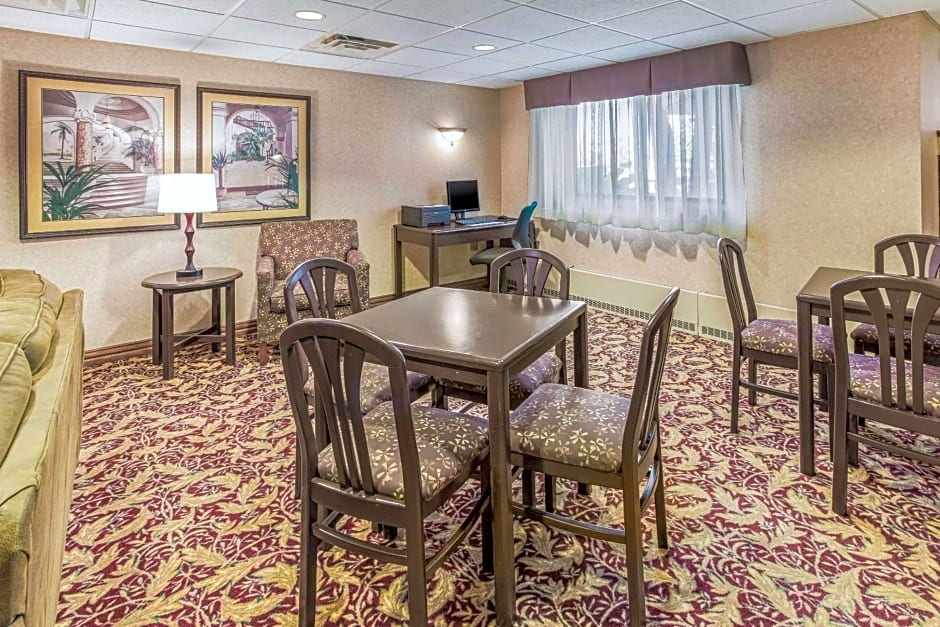 Quality Inn & Suites Downtown