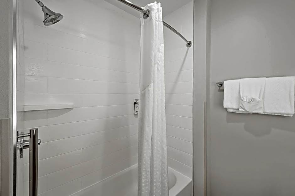 Holiday Inn Express and Suites White Hall By IHG