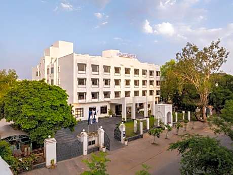 Golden Tulip Udaipur