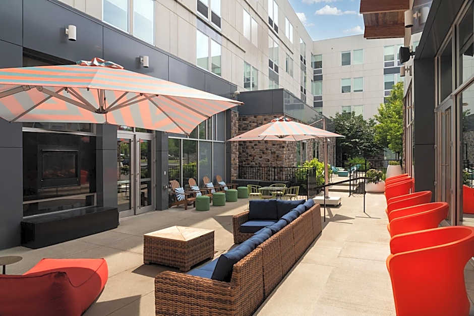 Aloft Beachwood