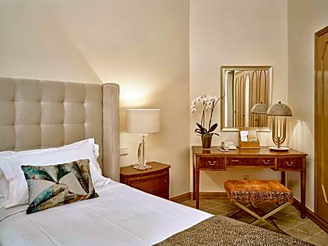 Suite with Garden View