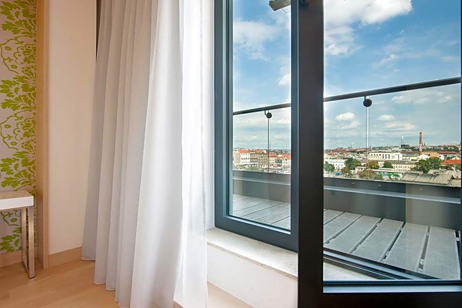 Occidental Praha Five