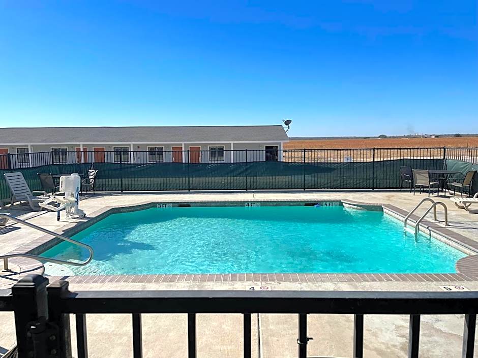 Kenedy Inn and Suites