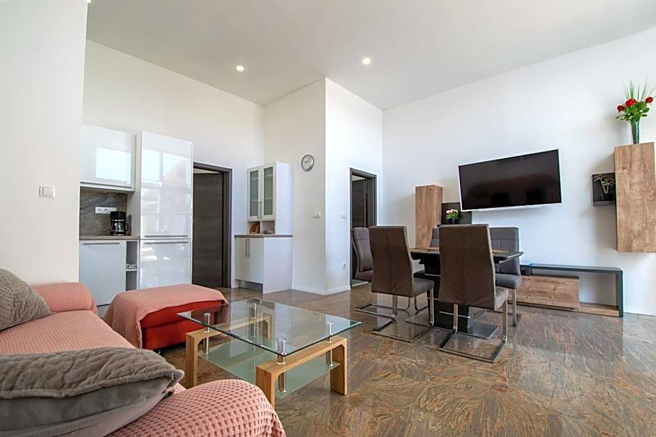 Apartments Lantina