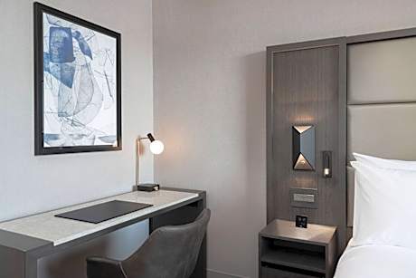 Suite, 1 King, Sofa bed, Corner room