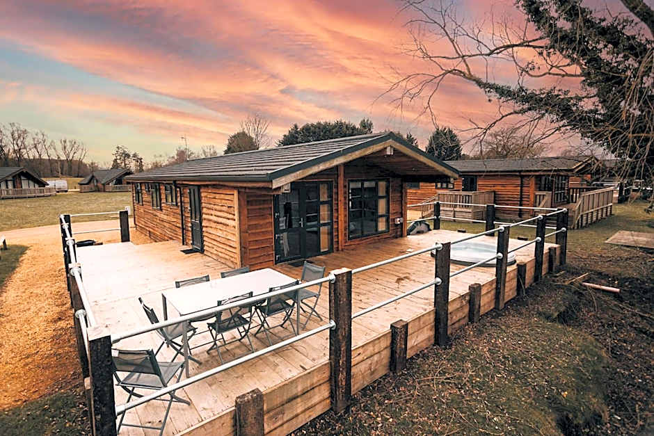 Woodlakes Park By Liv Retreats