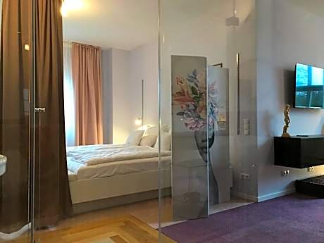 Lèvres Hotel