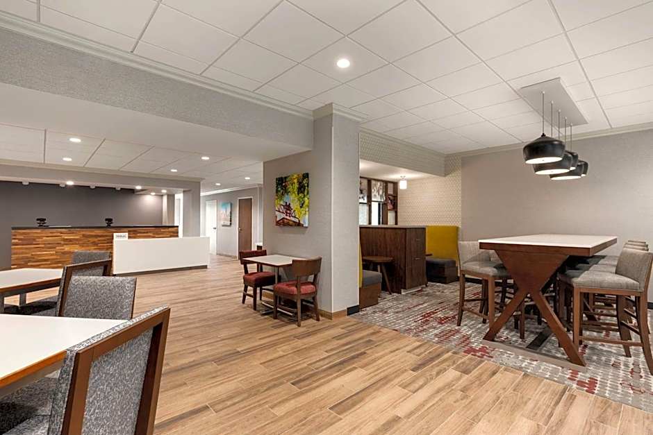 Hampton Inn By Hilton Starkville