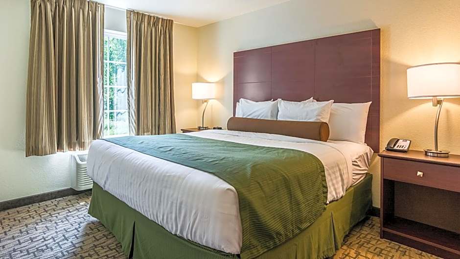 Cobblestone Hotel & Suites - Greenville