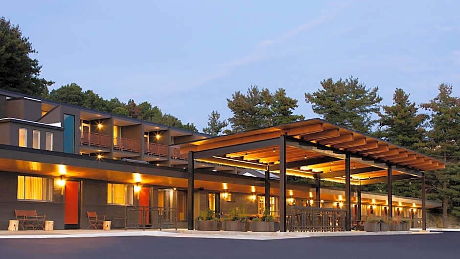 Rhode's Motor Lodge