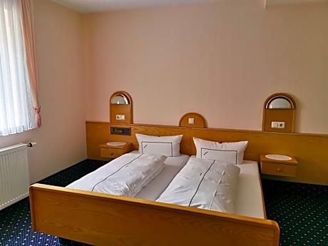 King Studio with Sofa Bed