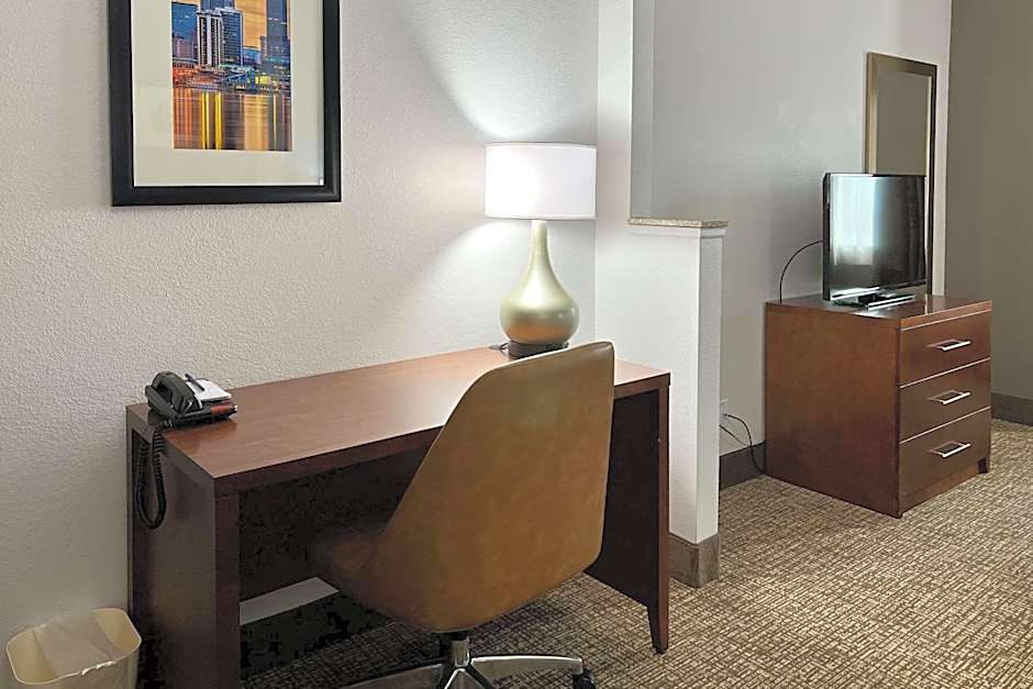 Comfort Suites Louisville East