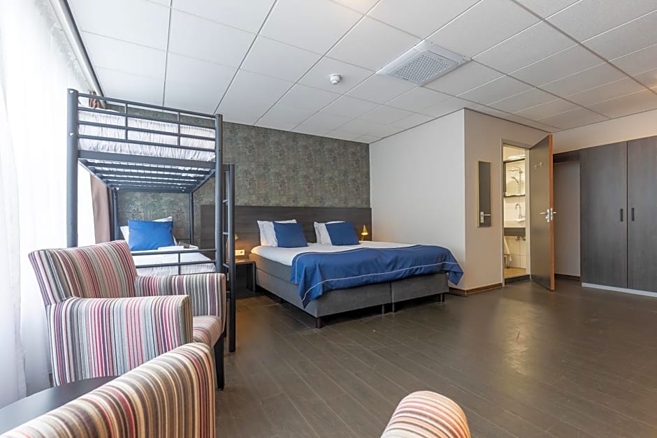 Photo 1 of 6 of Quadruple Room