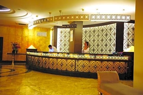 Throne Beach Resort & SPA