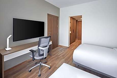 Standard Twin Room with Garden View