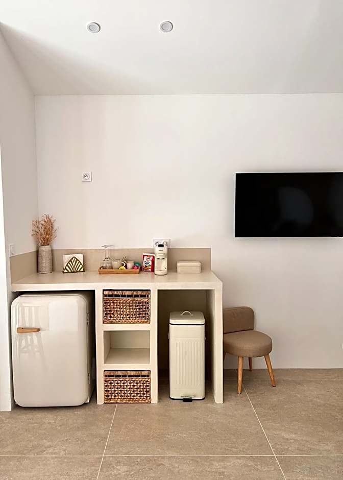 Le Clos des Délices - Love Room - Chambre avec spa, terrasse et parking privatif