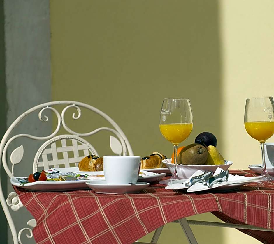 Aspalathos Residence