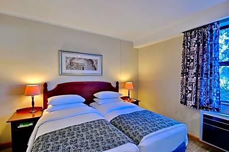 Twin Room - Non-Smoking