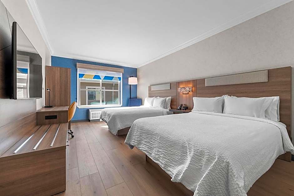 Holiday Inn Express Hotel & Suites Santa Cruz By IHG