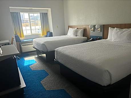 Queen Room with Two Queen Beds - Non-Smoking